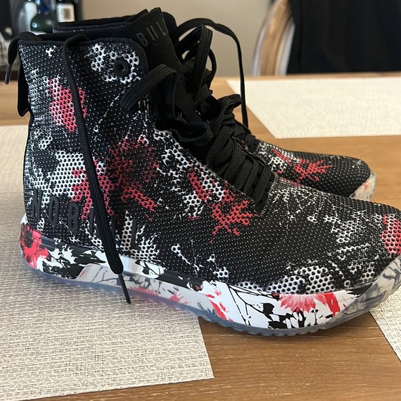 Training shoes - Picture 1 of 7